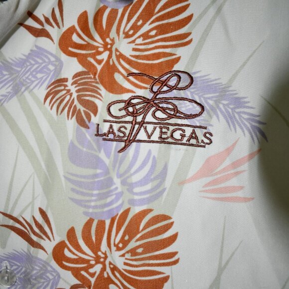 🌴 Las Vegas Resort Button-Up Shirt 🌴 - Picture 3 of 3